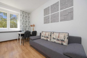 Modern Apartment in Warsaw Perfect for Remote Work by Noclegi Renters